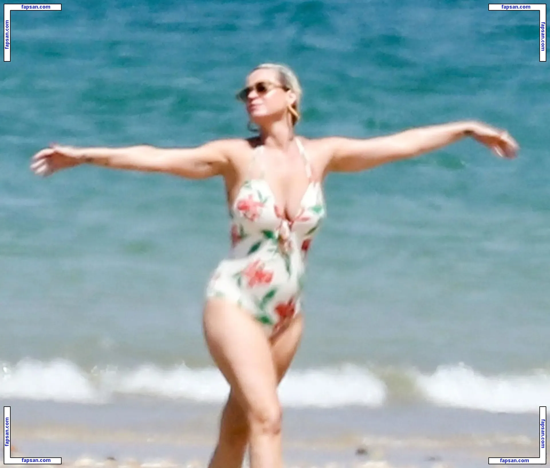 Katy Perry nude photo #2725 from OnlyFans