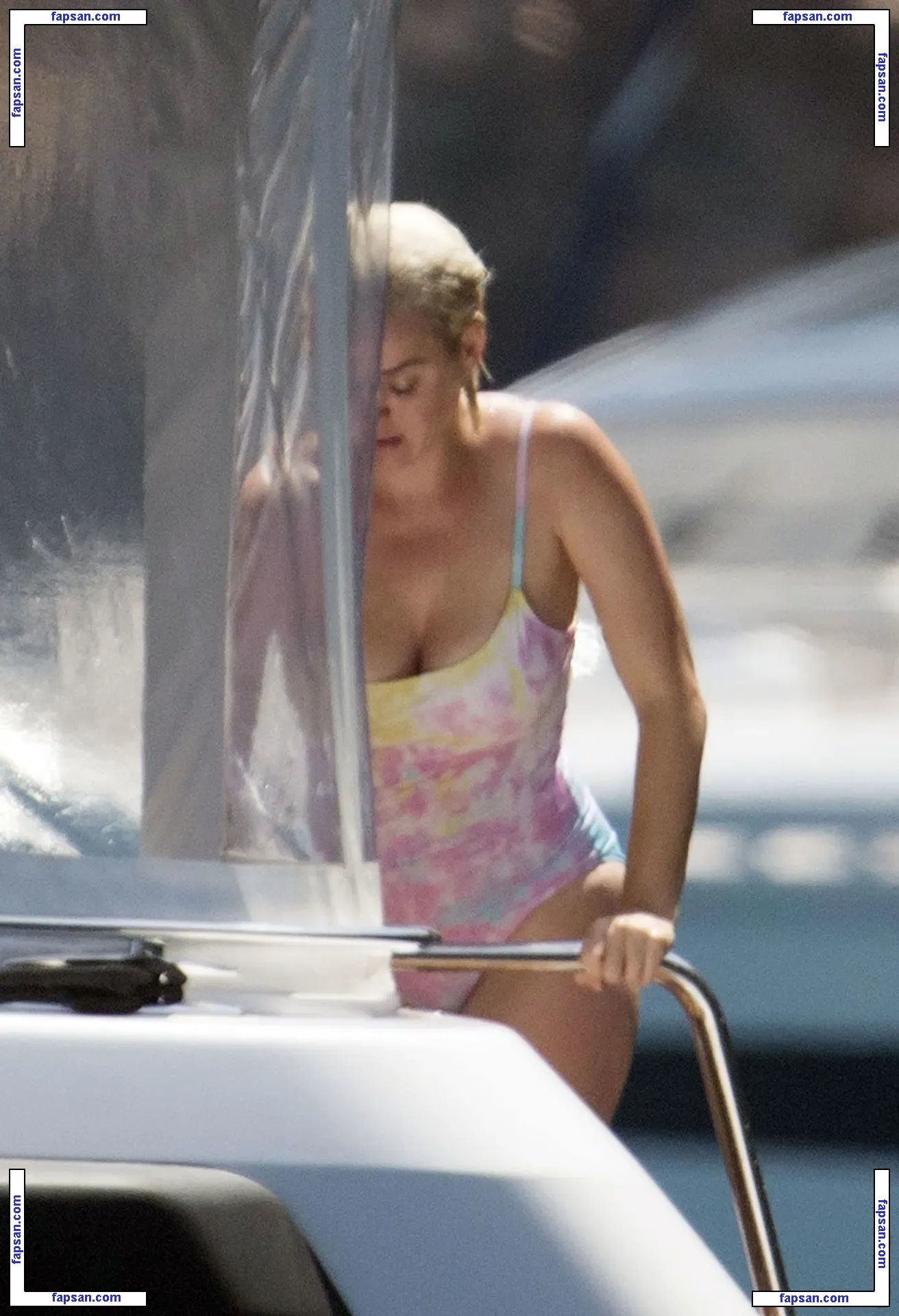 Katy Perry nude photo #2844 from OnlyFans