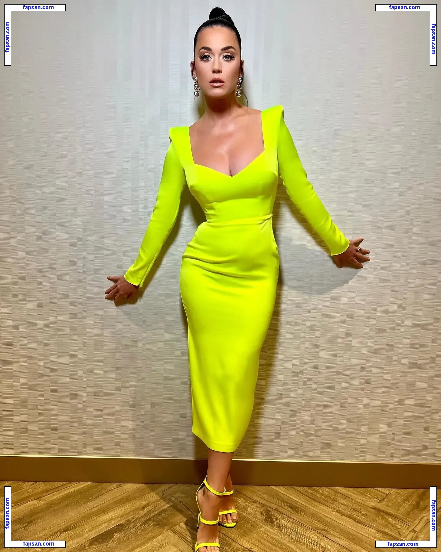 Katy Perry nude photo #4081 from OnlyFans