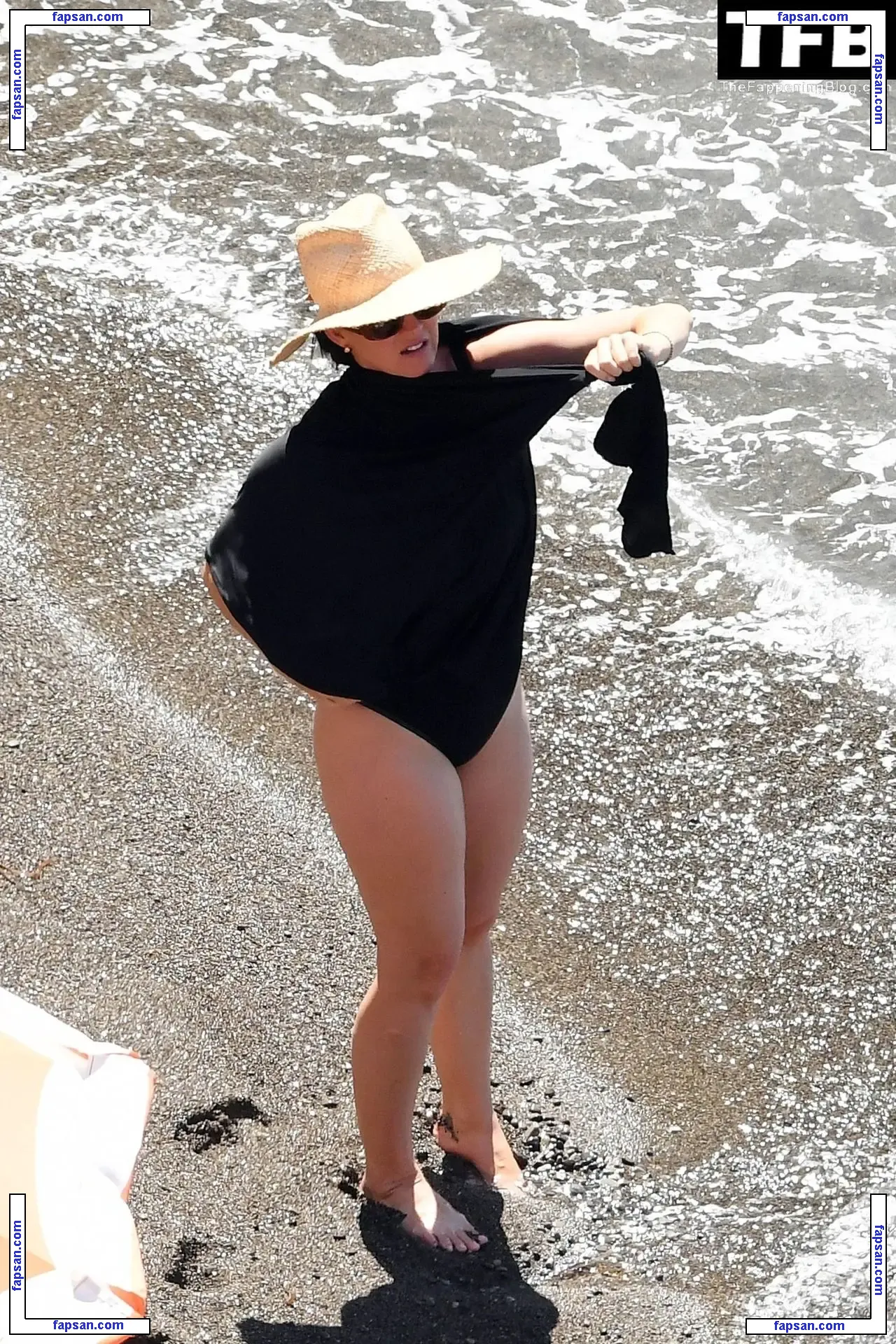Katy Perry nude photo #4213 from OnlyFans
