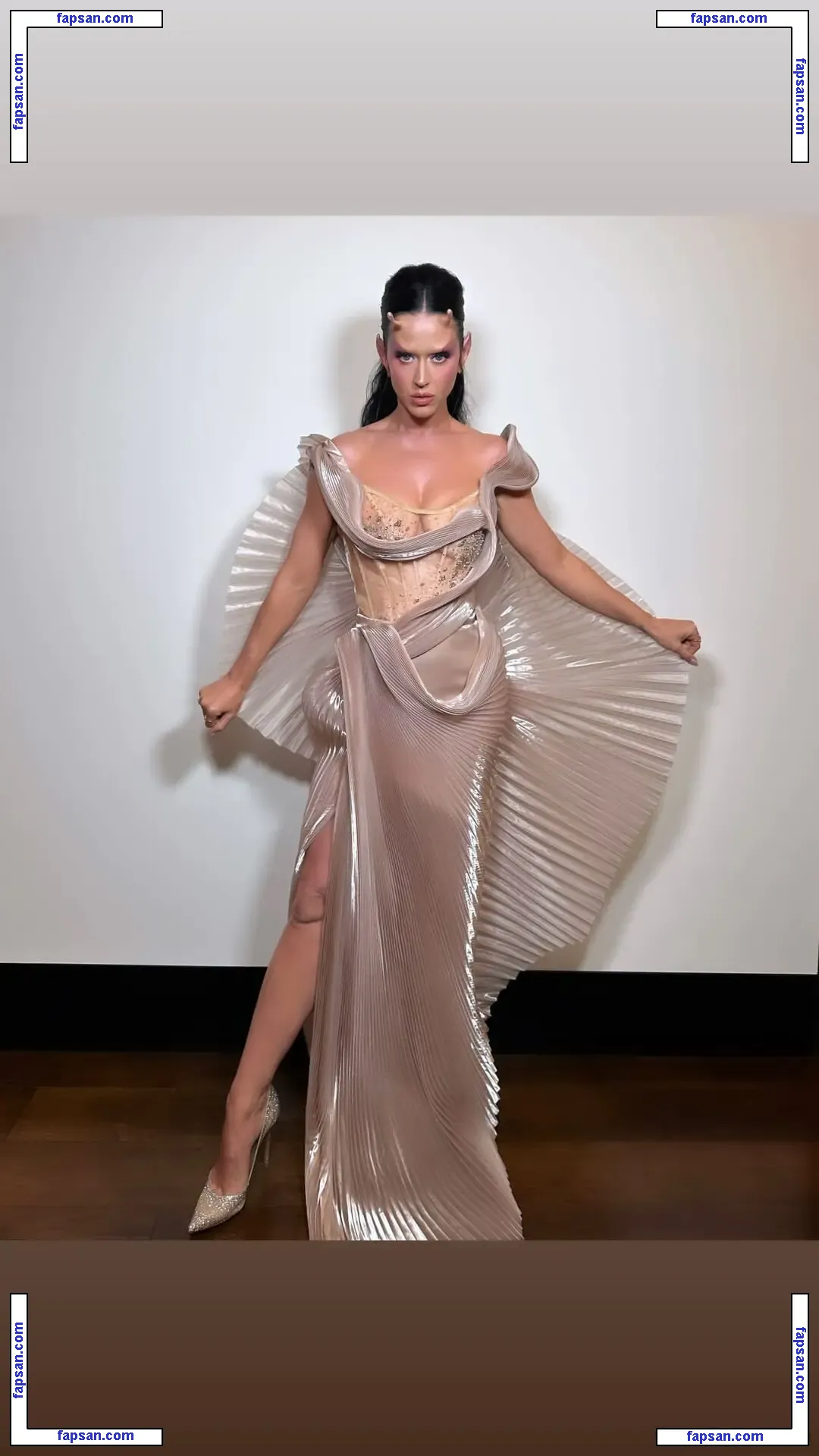Katy Perry nude photo #5406 from OnlyFans