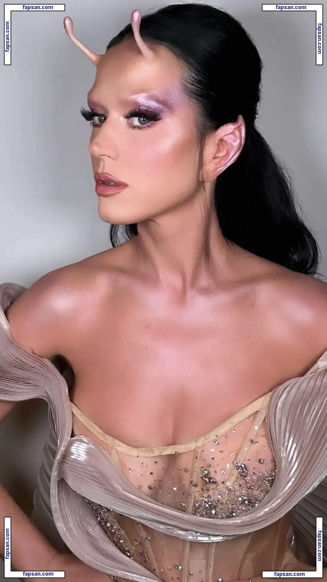 Katy Perry nude photo #5407 from OnlyFans