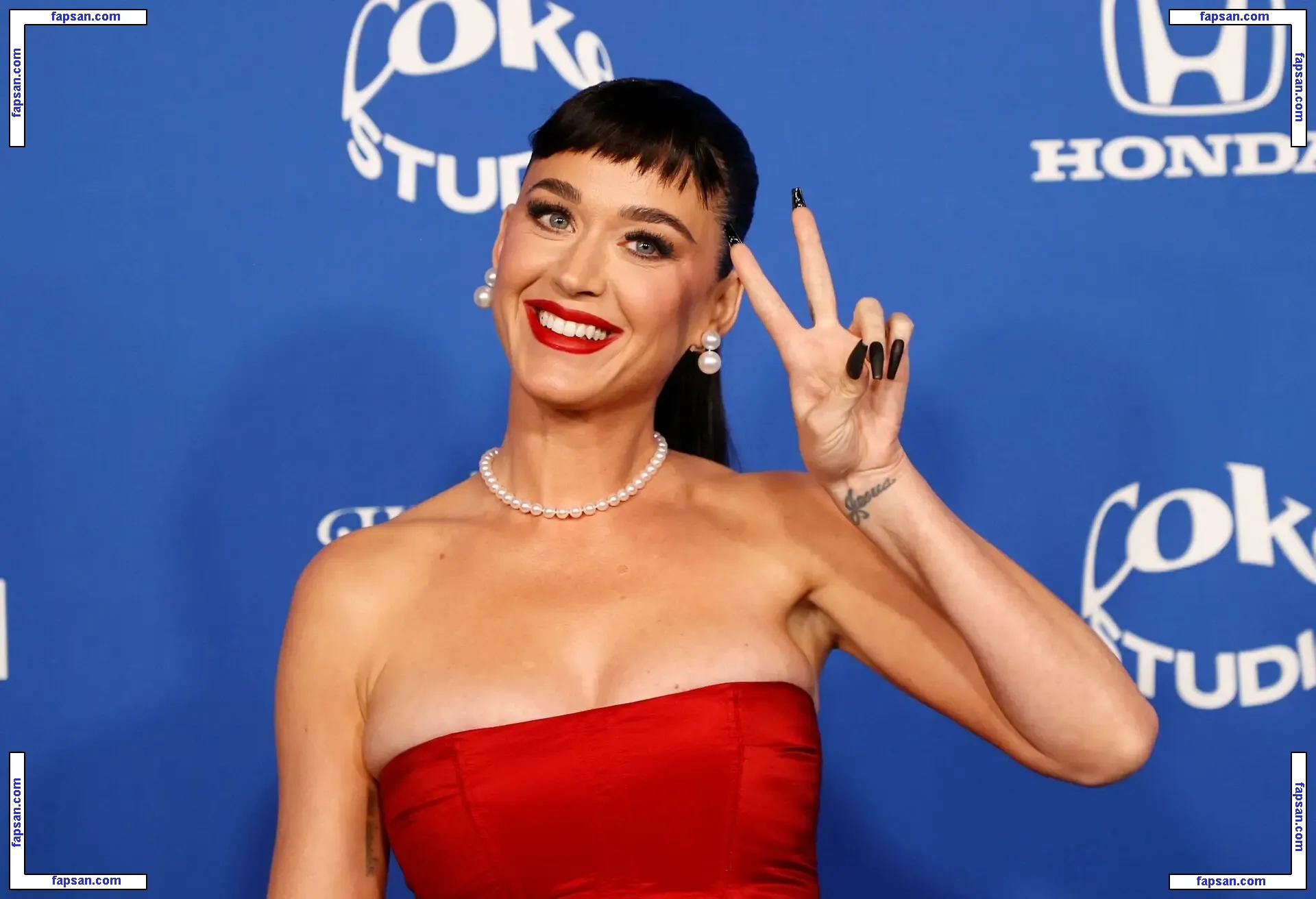Katy Perry nude photo #5520 from OnlyFans