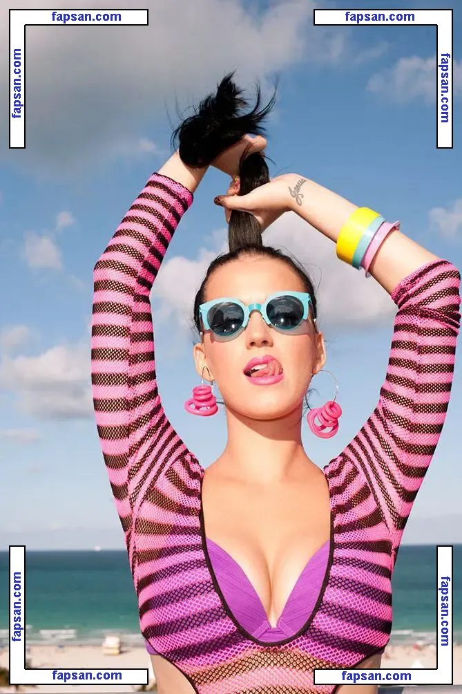 Katy Perry nude photo #5664 from OnlyFans