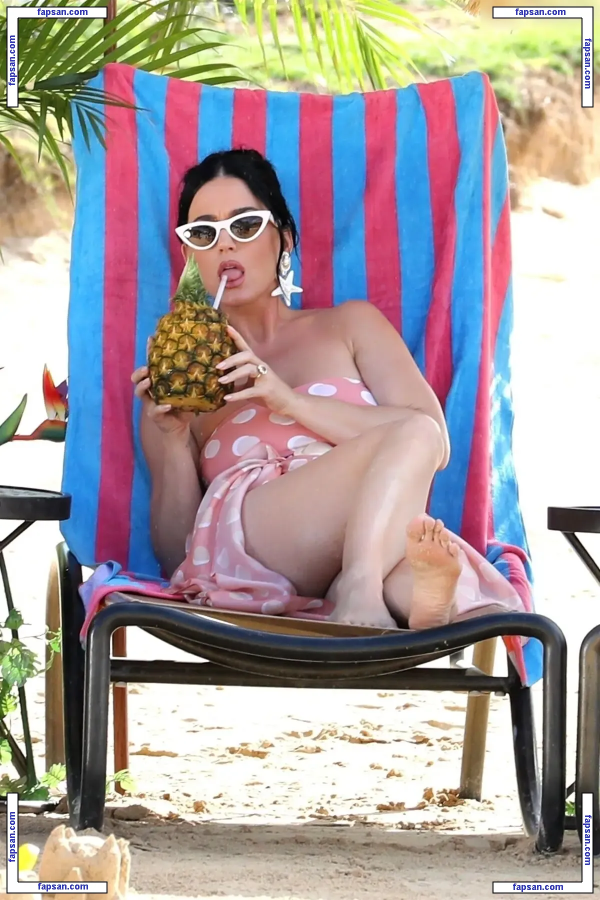 Katy Perry nude photo #5668 from OnlyFans