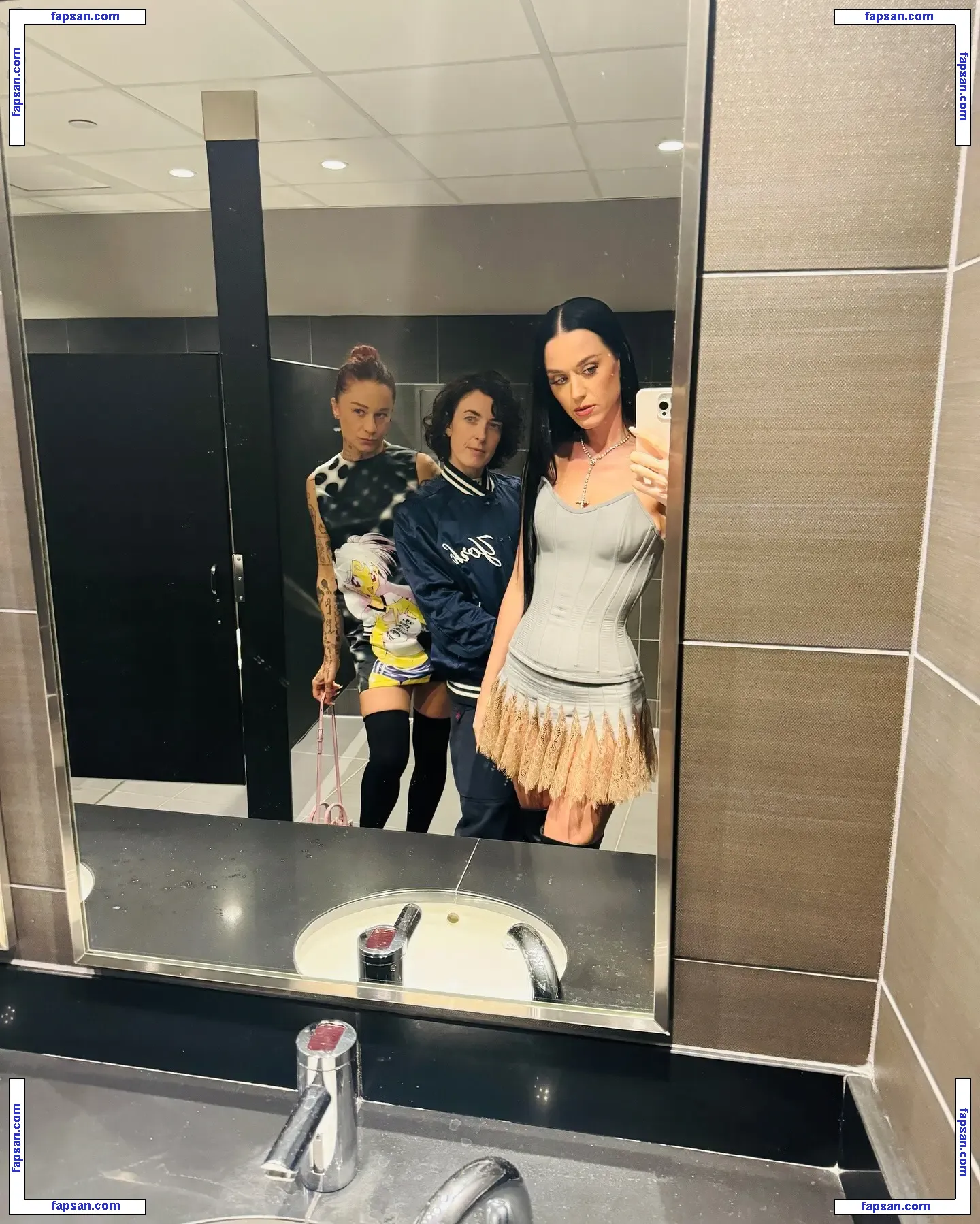 Katy Perry nude photo #6573 from OnlyFans