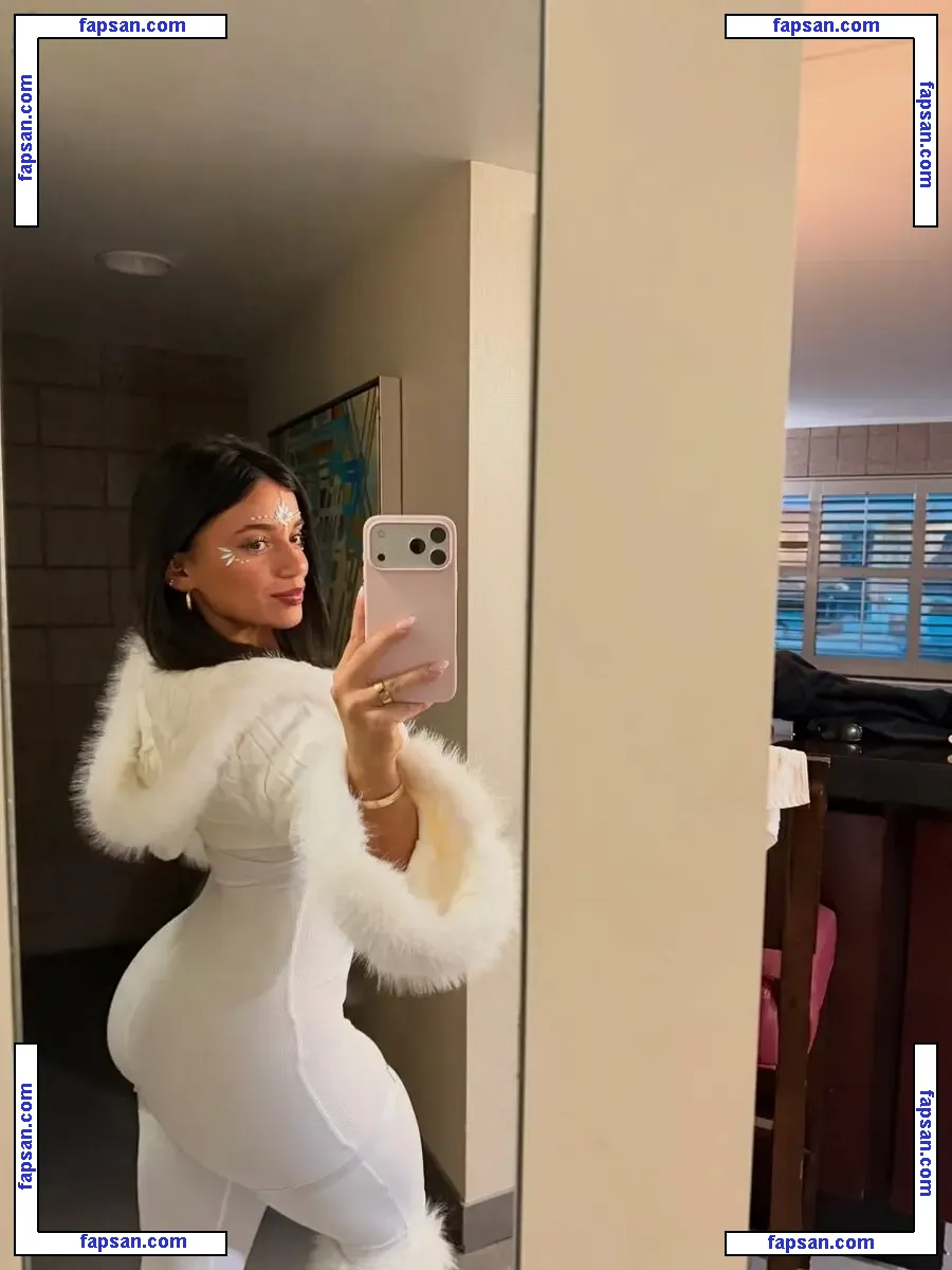 Kayla Manouss голая фото #0004 с Онлифанс