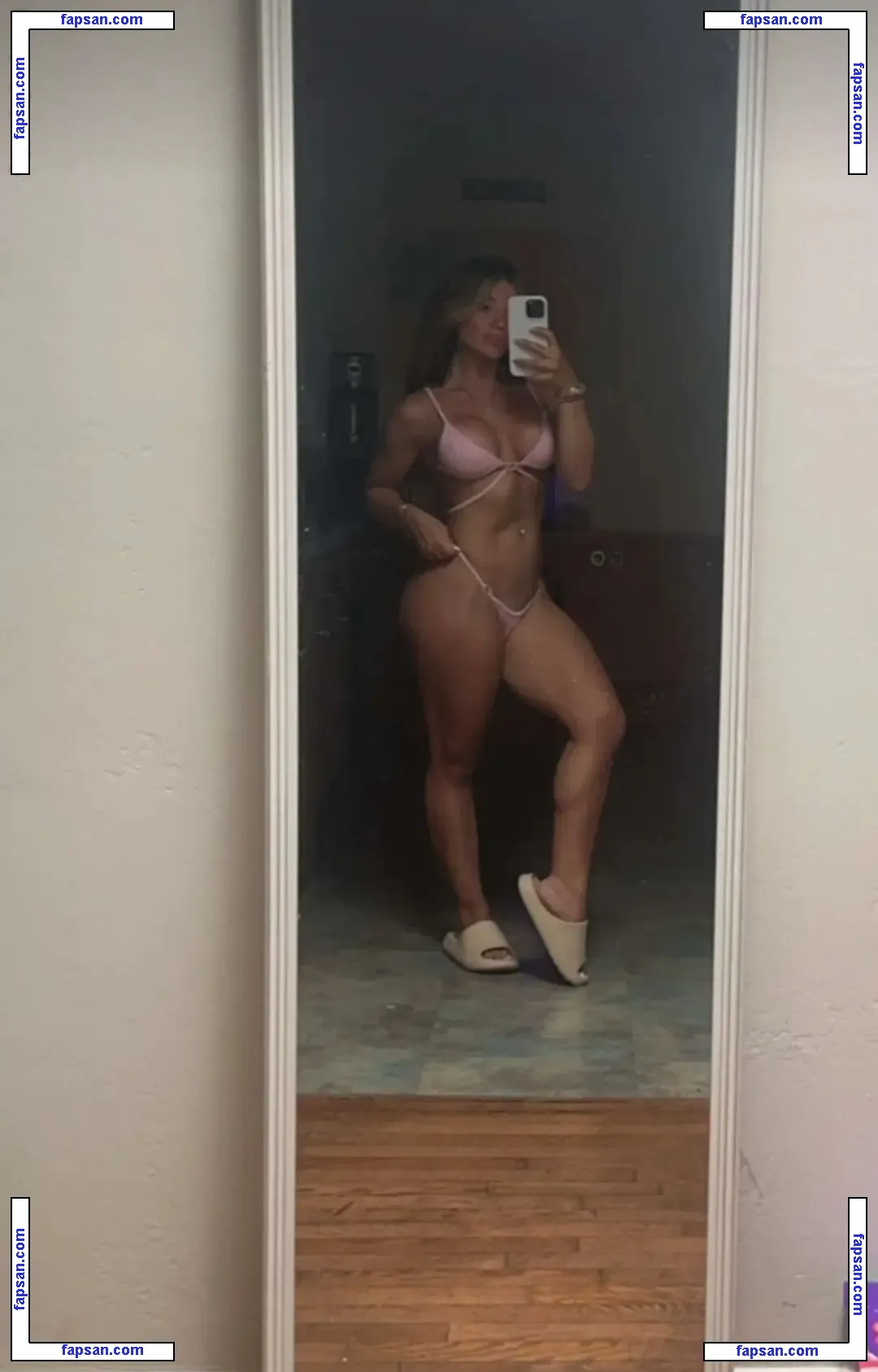 Kayla Manouss голая фото #0005 с Онлифанс