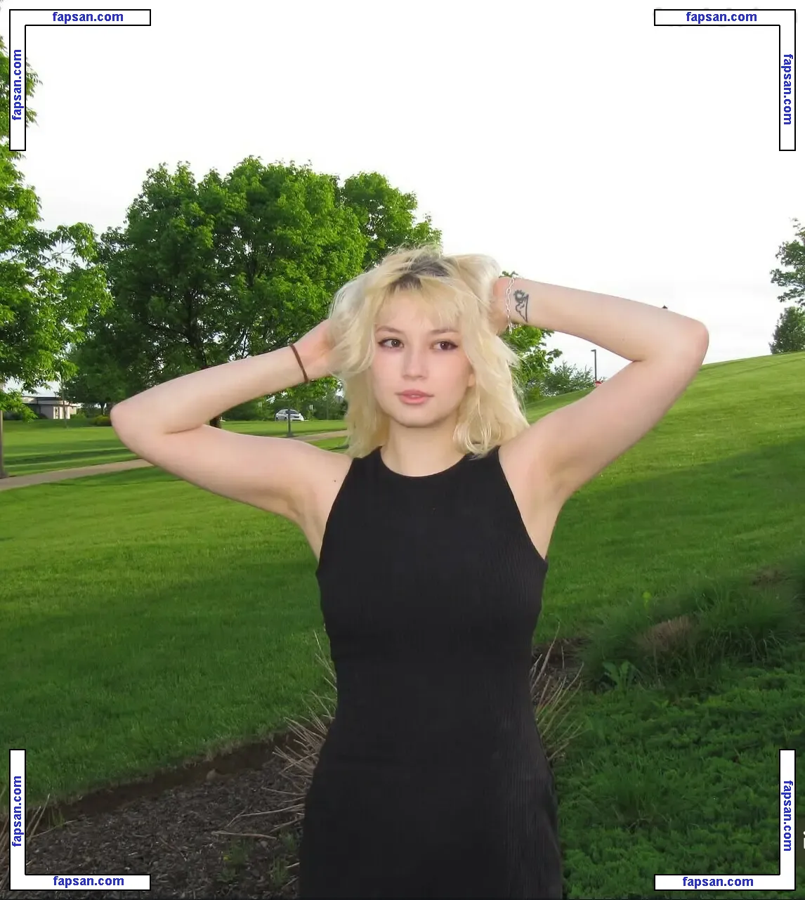 kayla_wiggins nude photo #0022 from OnlyFans