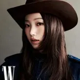 Kazuha Nakamura 中村 一葉 | LESSERAFIM nude #0022