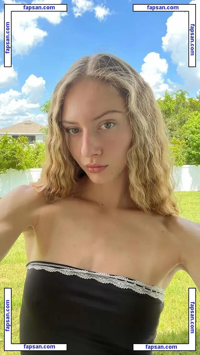 Keira Lhotan nude photo #0011 from OnlyFans