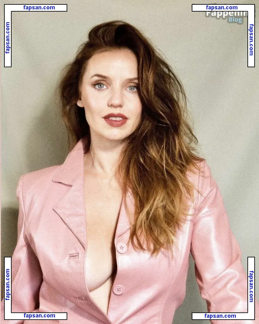 Kelli Garner nude photo #0210 from OnlyFans