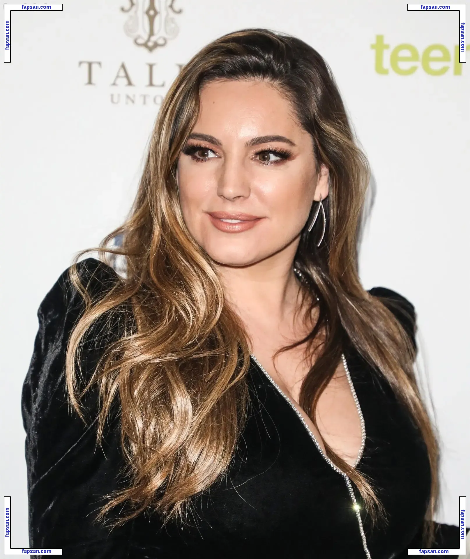 Kelly Brook голая фото #2227 с Онлифанс