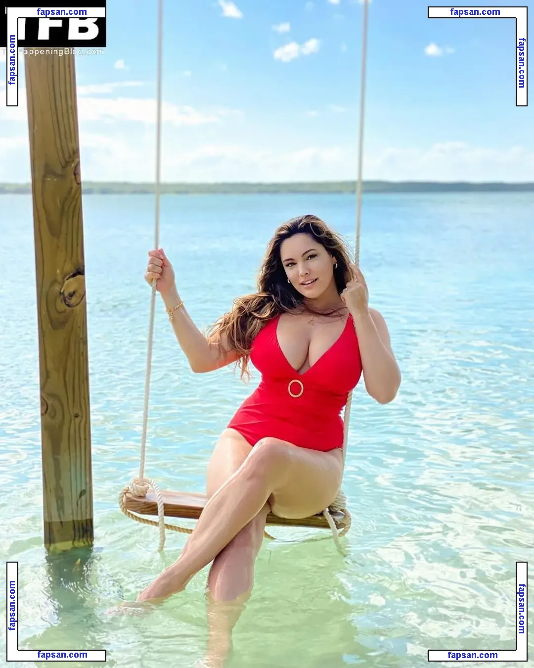 Kelly Brook nude photo #3210 from OnlyFans