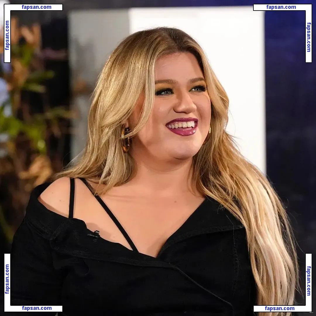 Kelly Clarkson nude photo #0087 from OnlyFans