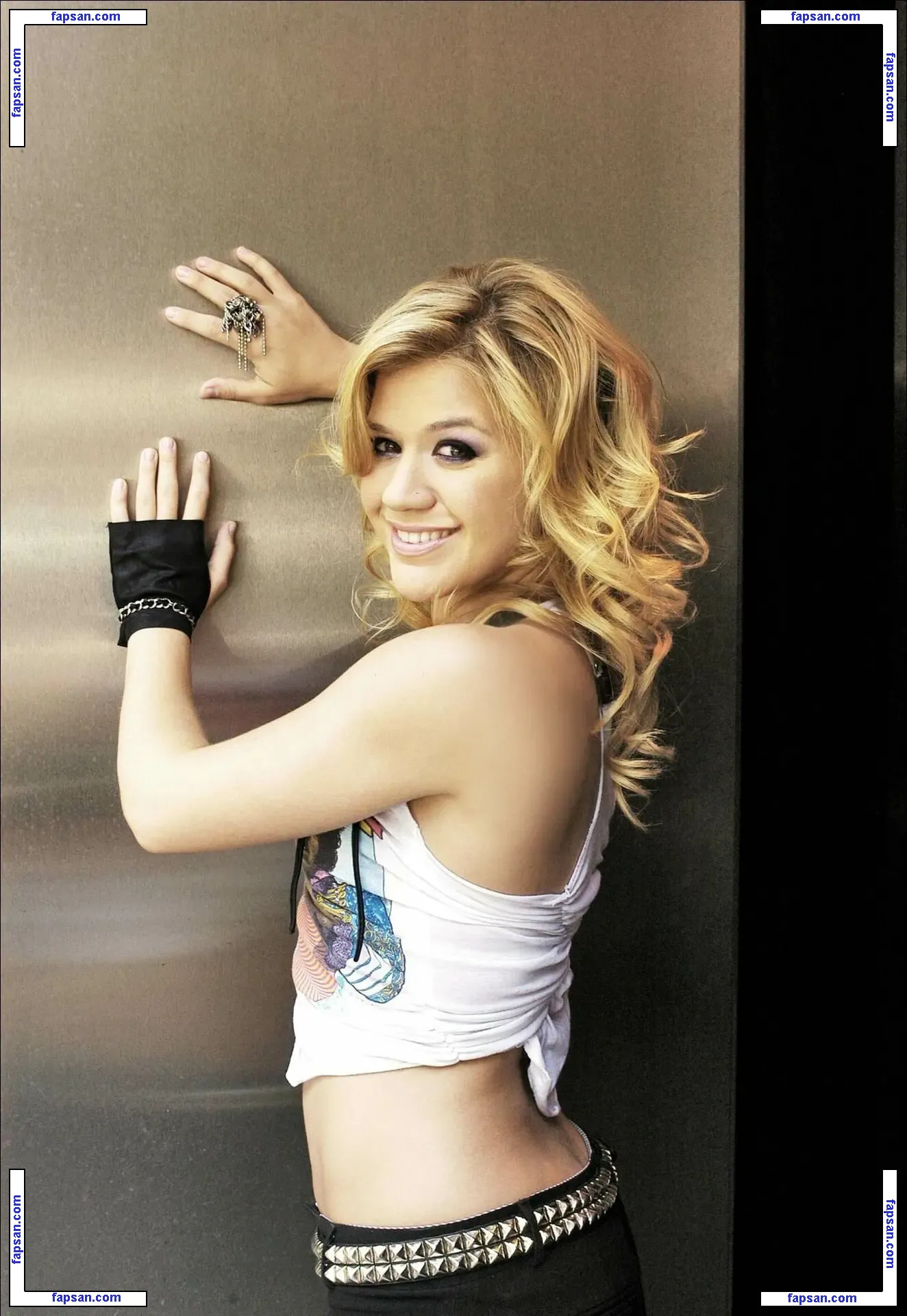 Kelly Clarkson nude photo #0088 from OnlyFans