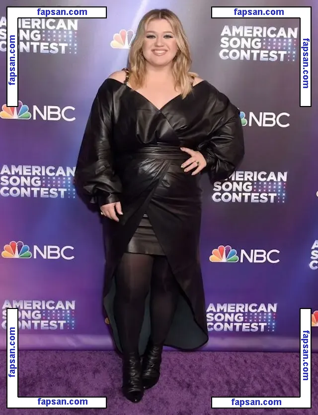 Kelly Clarkson nude photo #0095 from OnlyFans