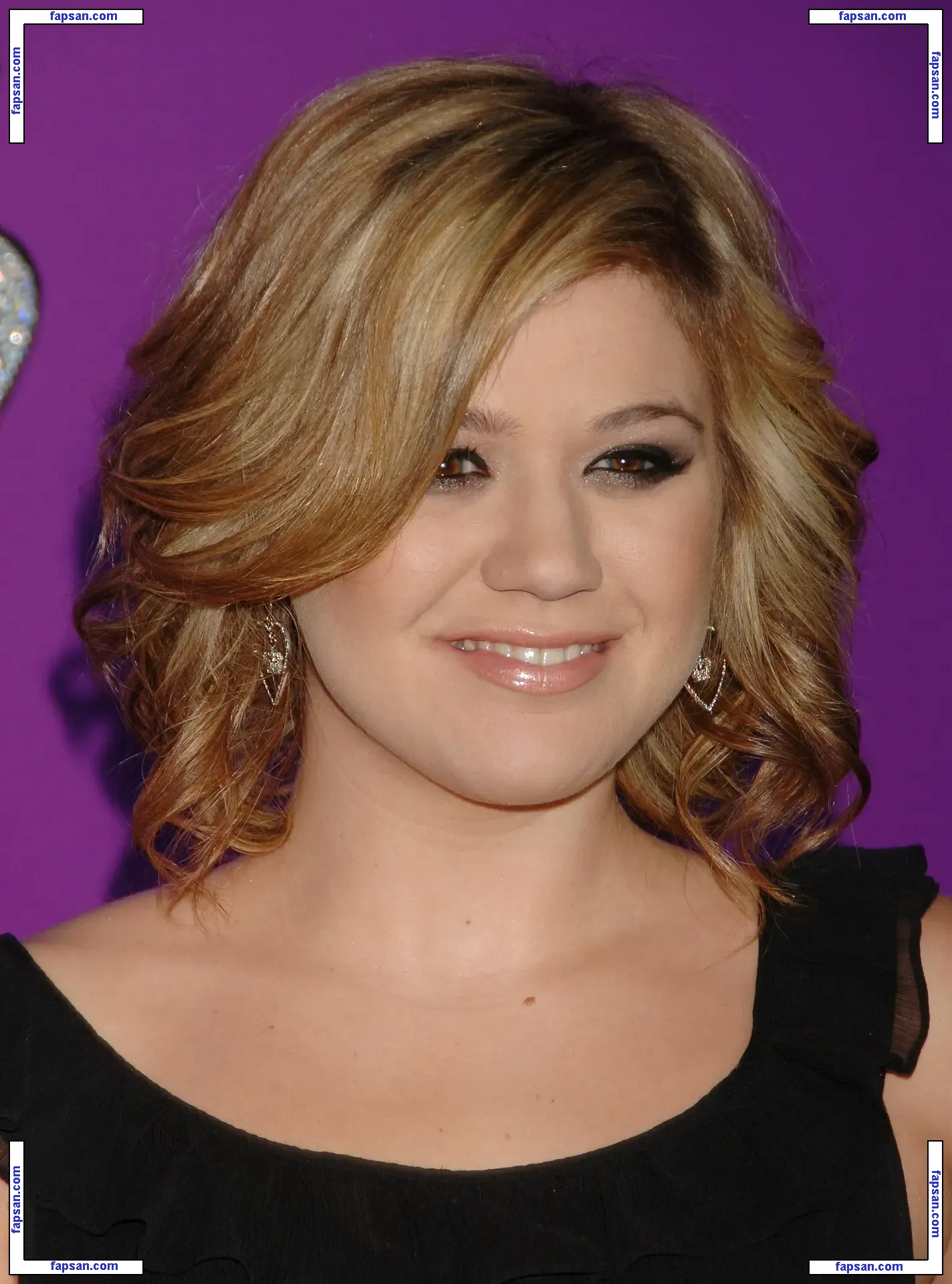 Kelly Clarkson голая фото #0120 с Онлифанс