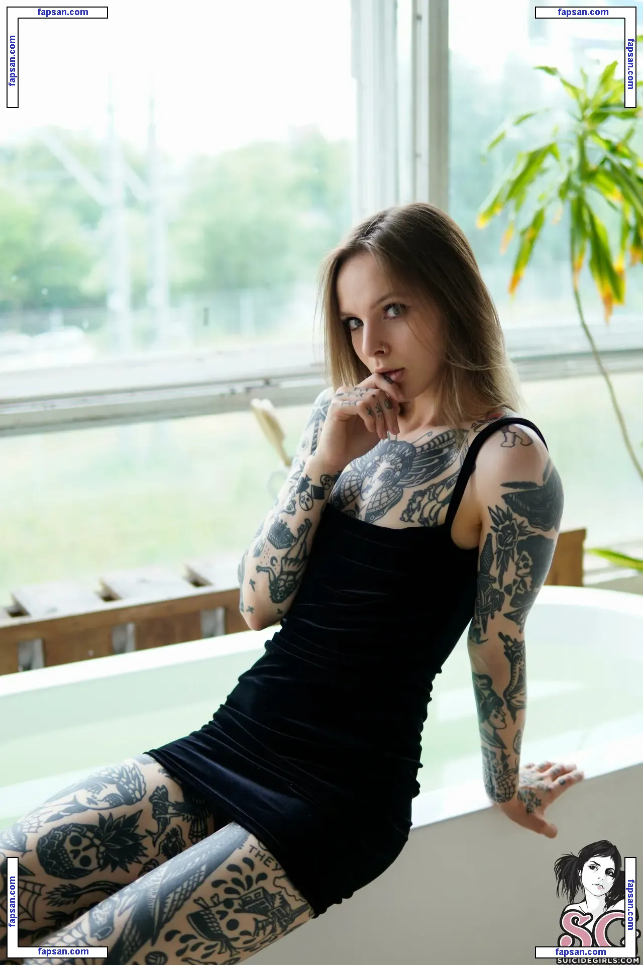 kelsomasha / Tattooed Russian голая фото #0009 с Онлифанс