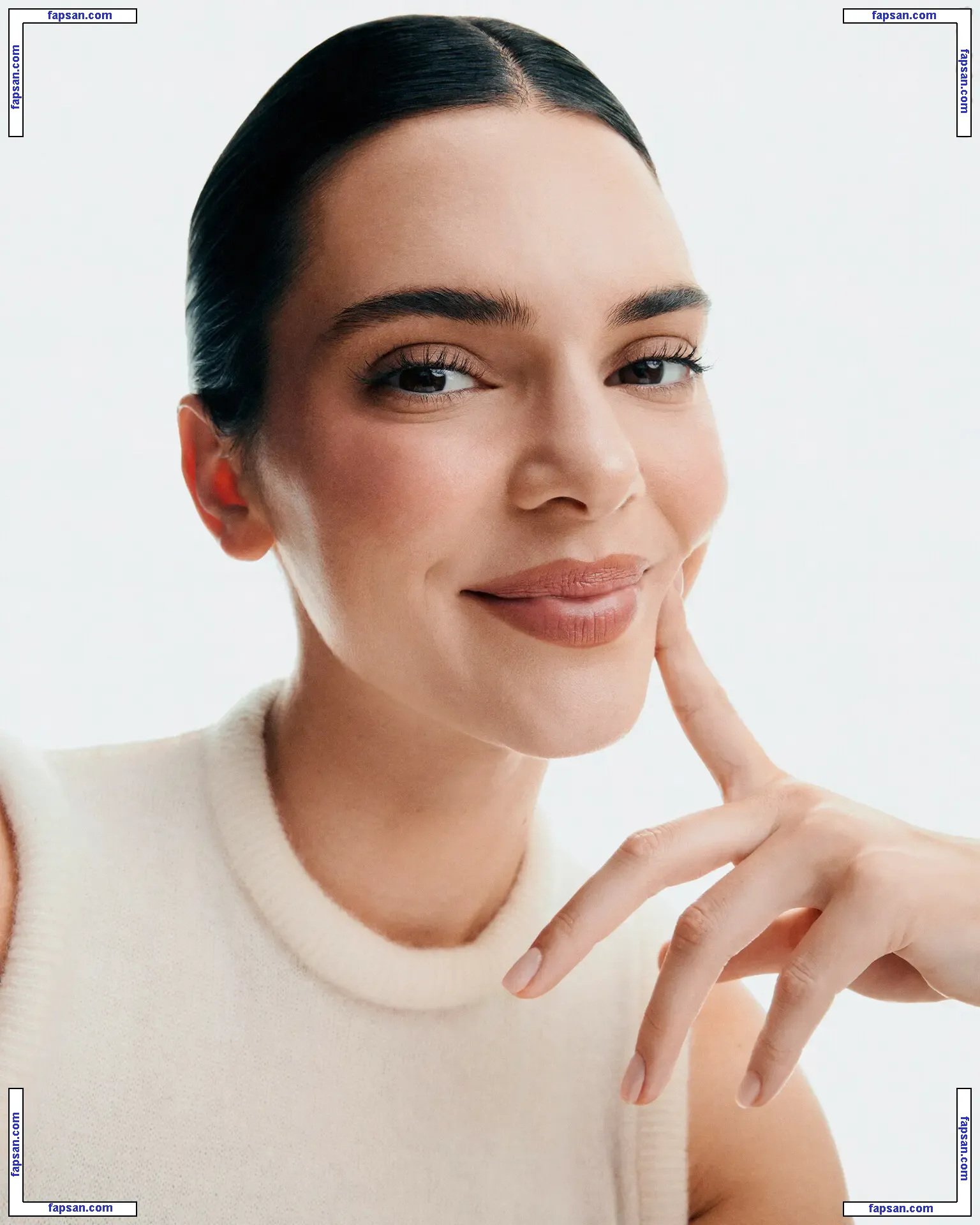 Kendall Jenner голая фото #15177 с Онлифанс