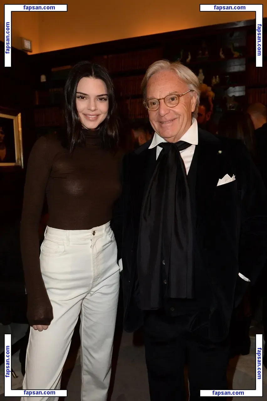 Kendall Jenner nude photo #1285 from OnlyFans