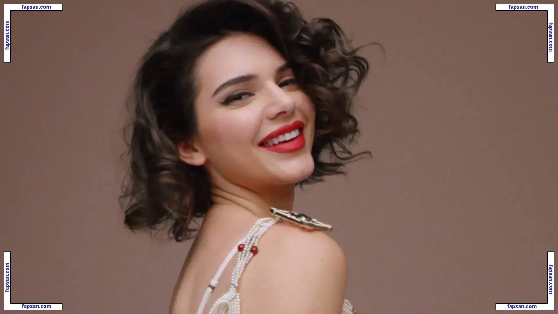 Kendall Jenner nude photo #2418 from OnlyFans