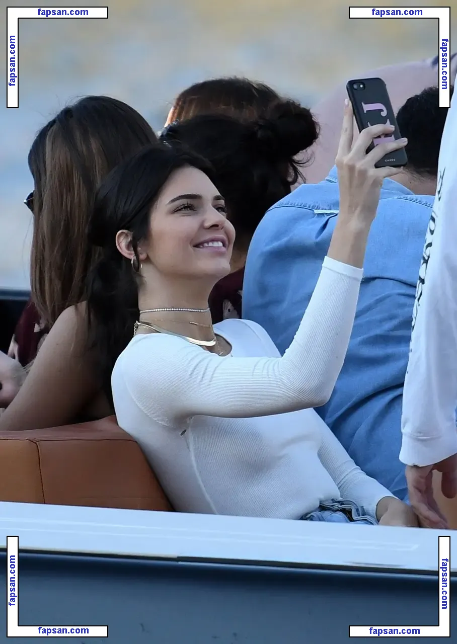 Kendall Jenner nude photo #2691 from OnlyFans