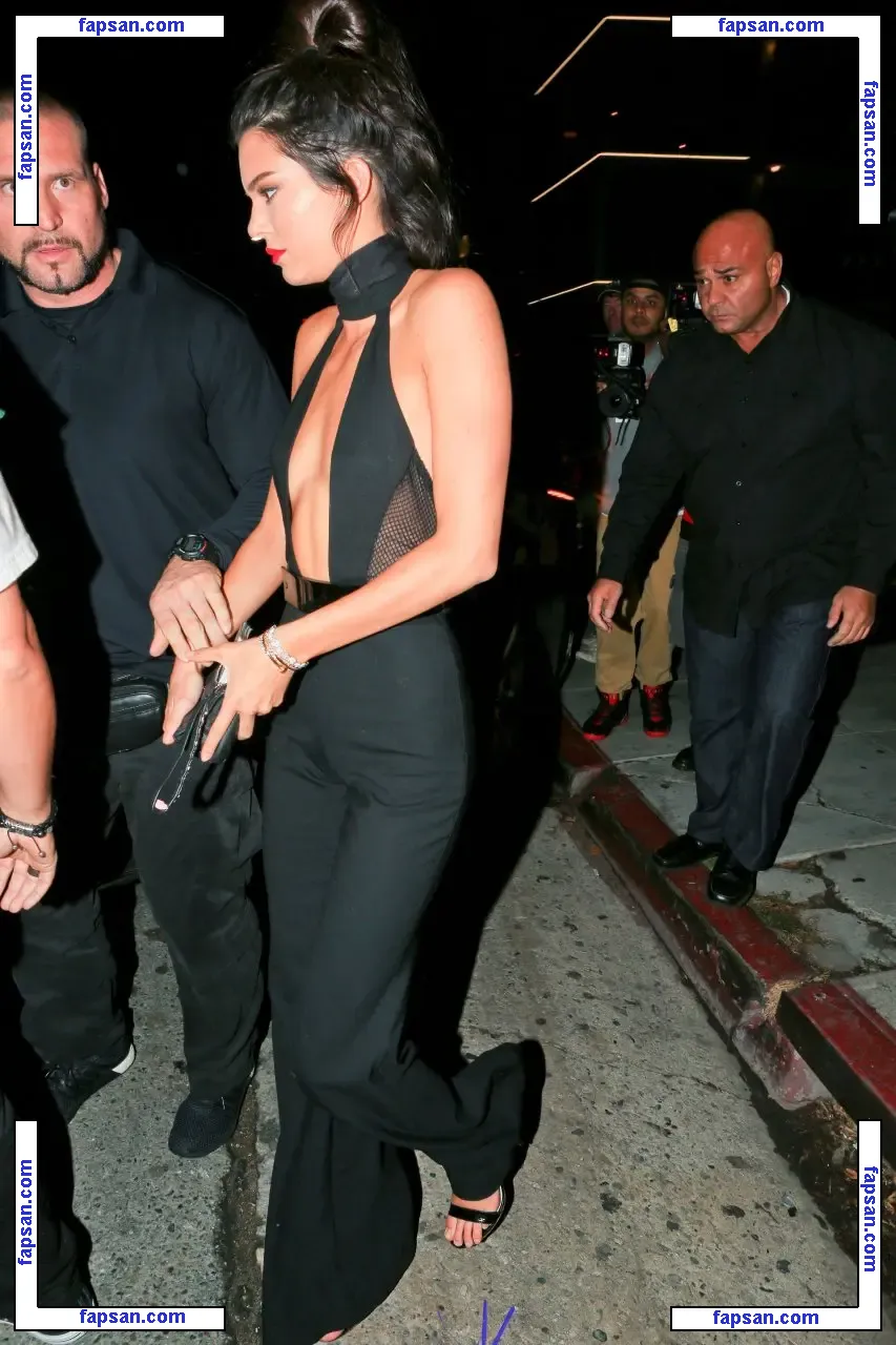 Kendall Jenner nude photo #3140 from OnlyFans