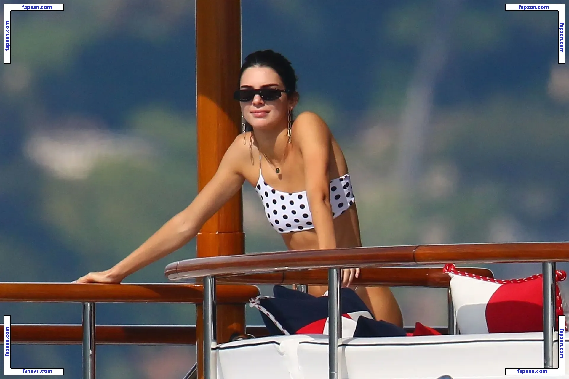 Kendall Jenner nude photo #3992 from OnlyFans