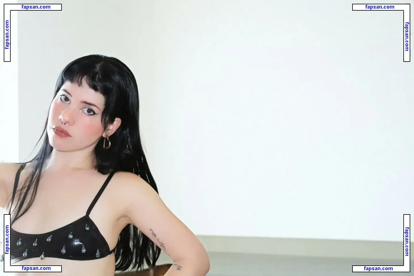 keniseven голая фото #0010 с Онлифанс