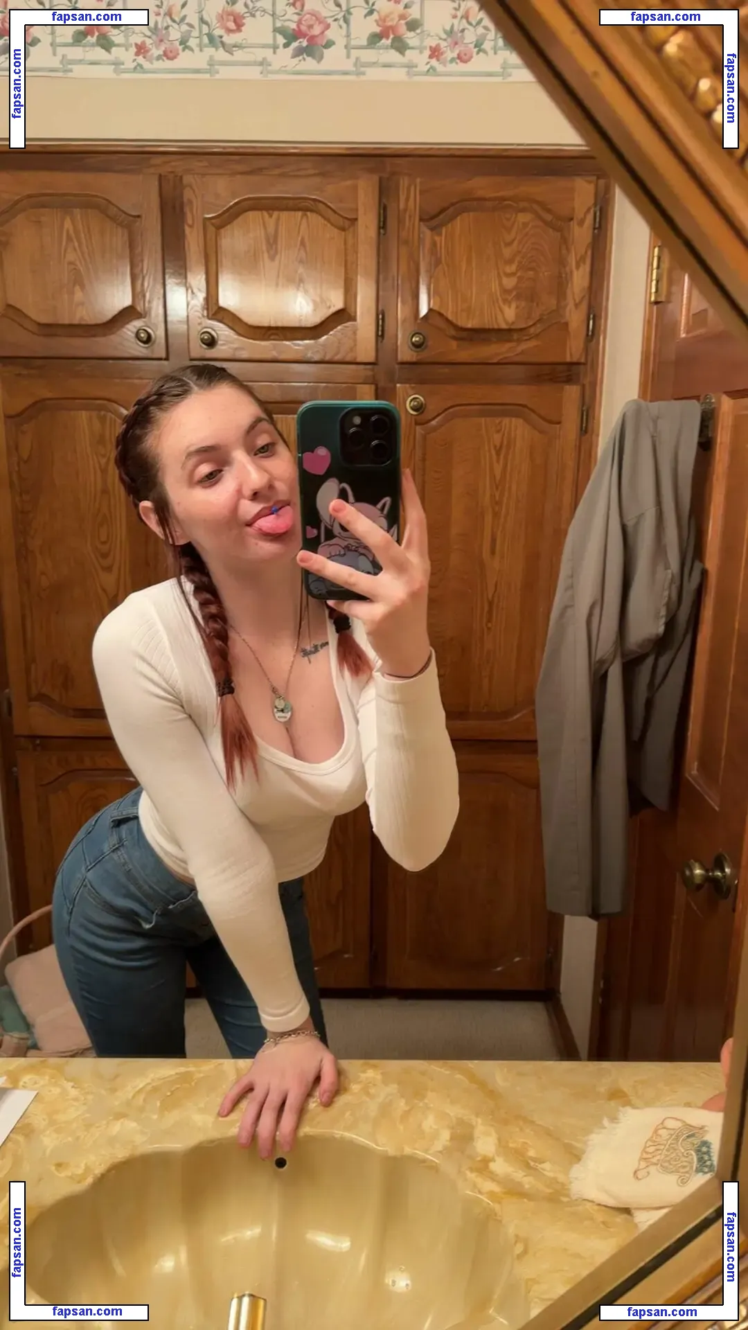 kennaabennett nude photo #0002 from OnlyFans