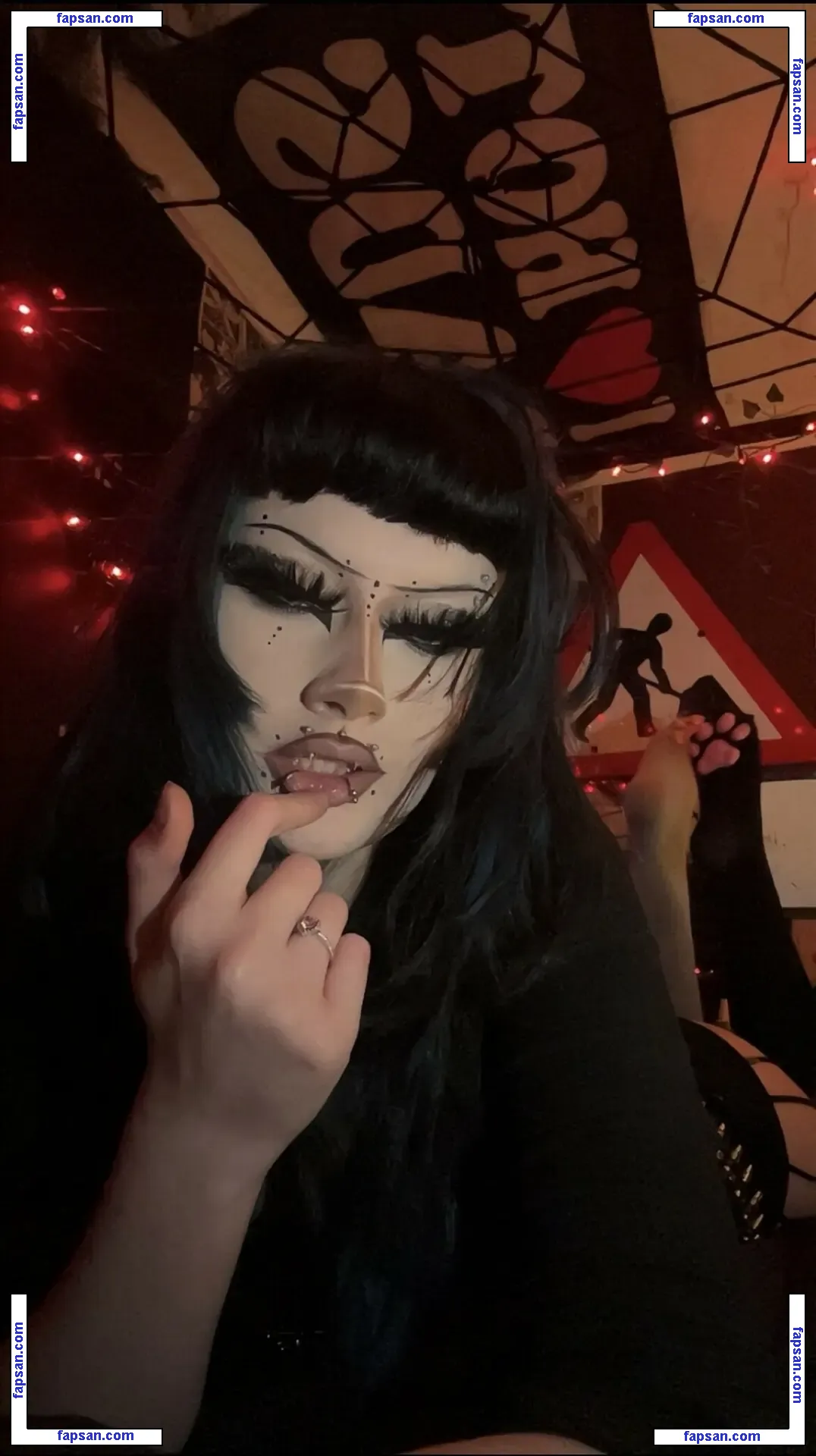 Kenzi голая фото #0002 с Онлифанс