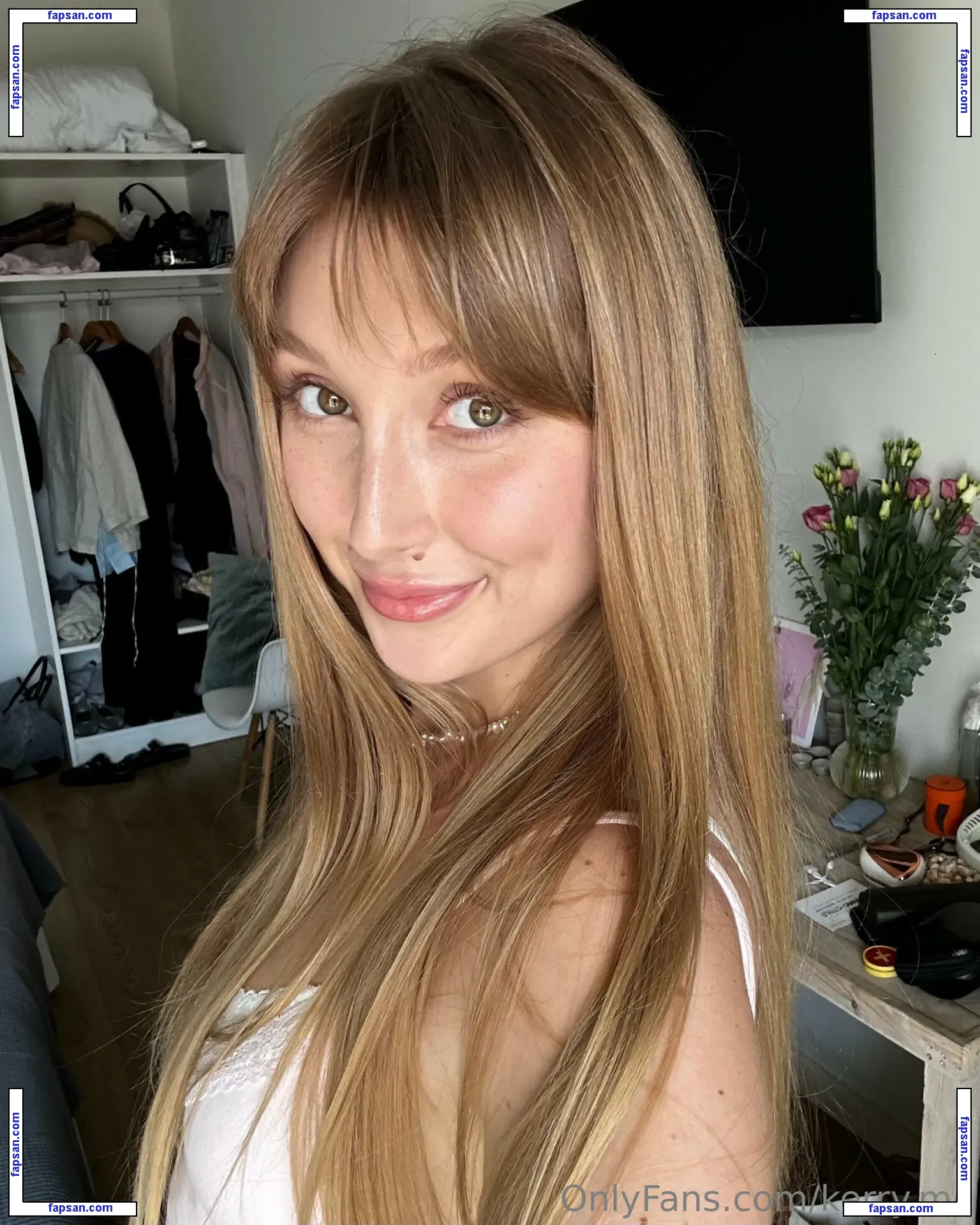 kerry.me nude photo #0216 from OnlyFans