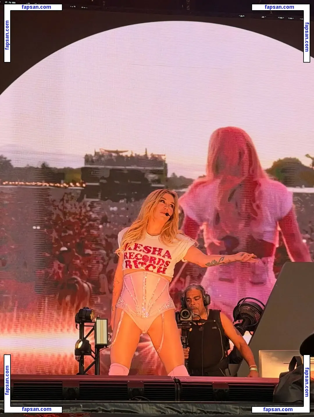 Kesha голая фото #0555 с Онлифанс