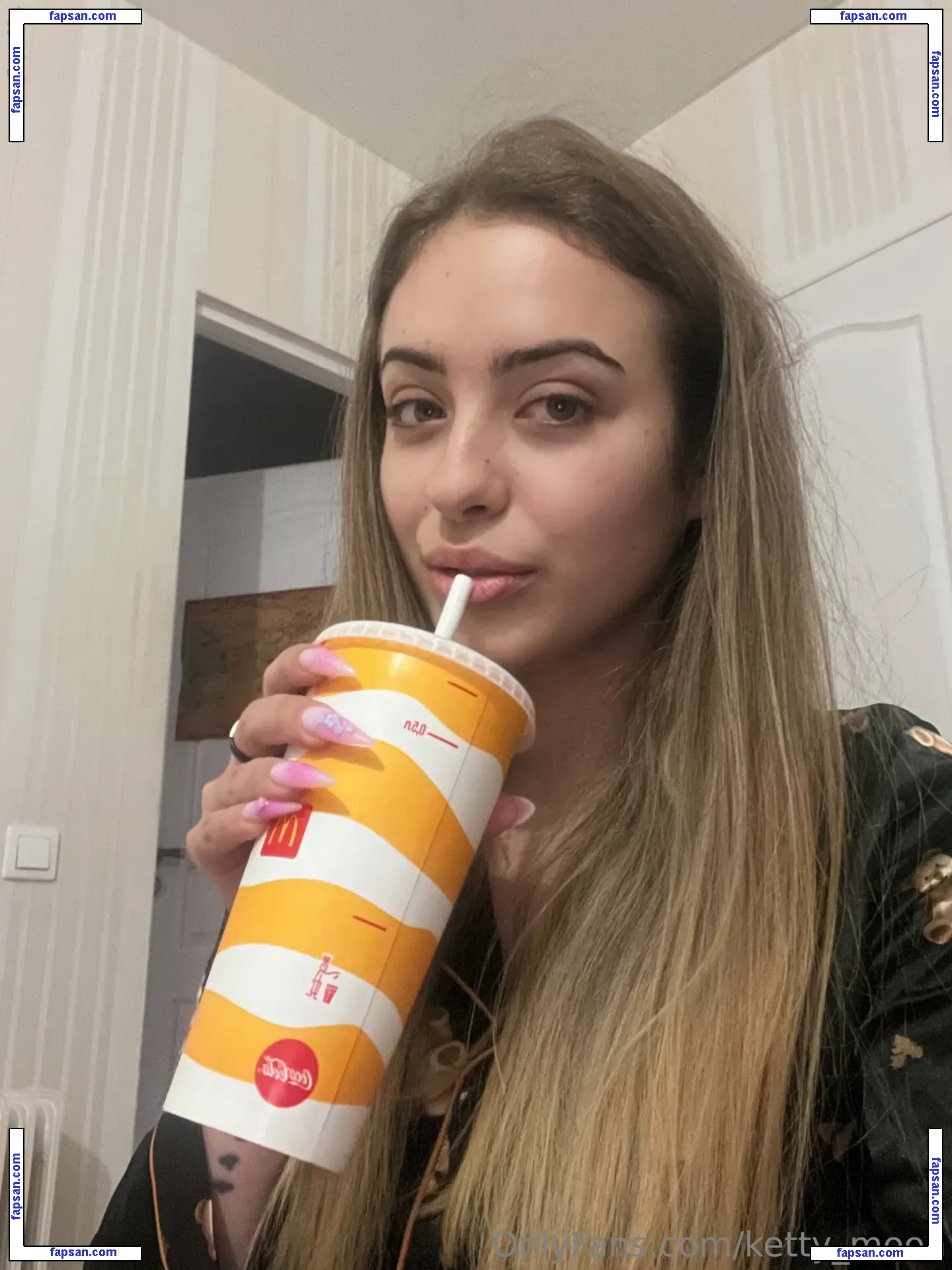 ketty_moon nude photo #0007 from OnlyFans