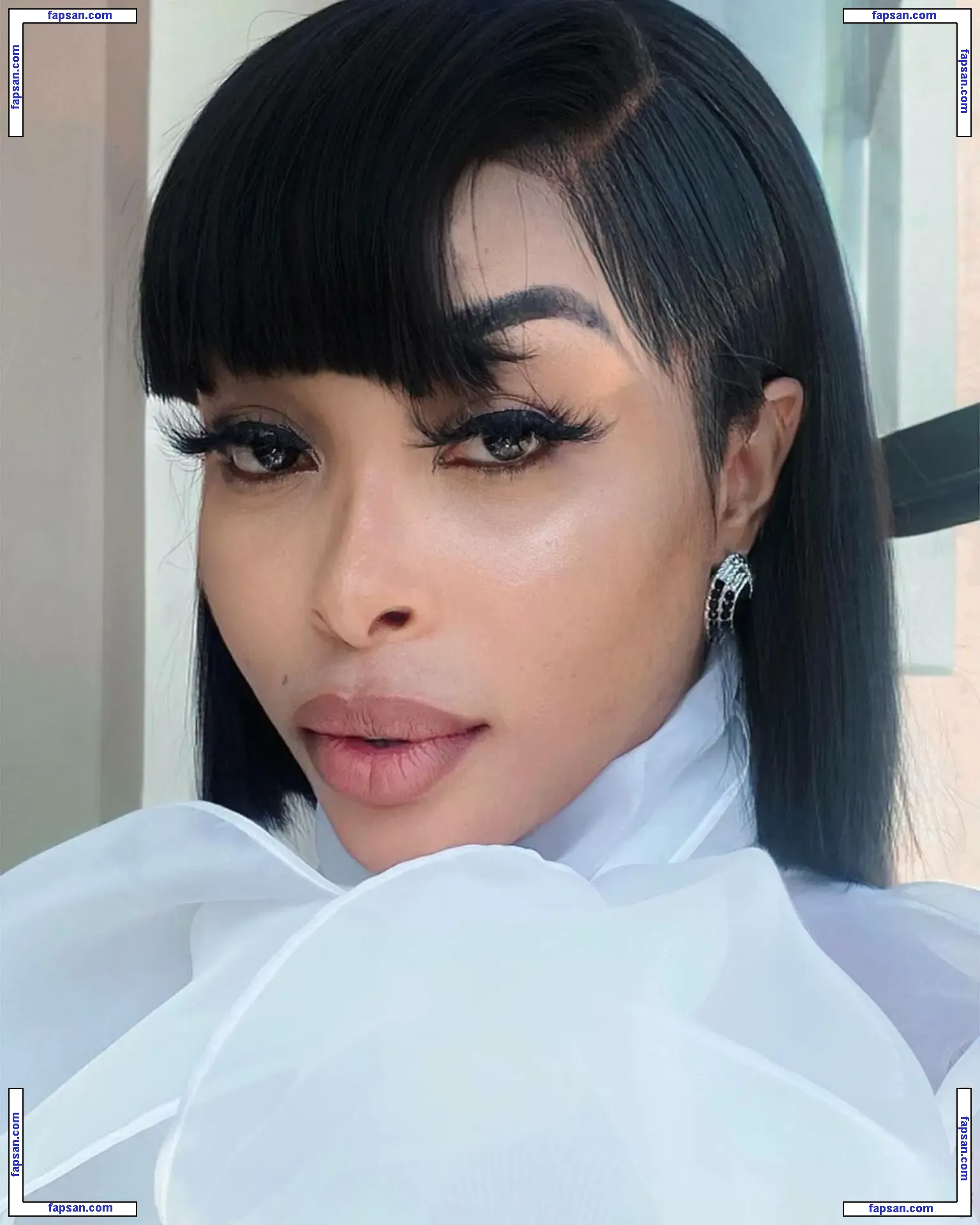 Khanyi Mbau nude photo #0034 from OnlyFans