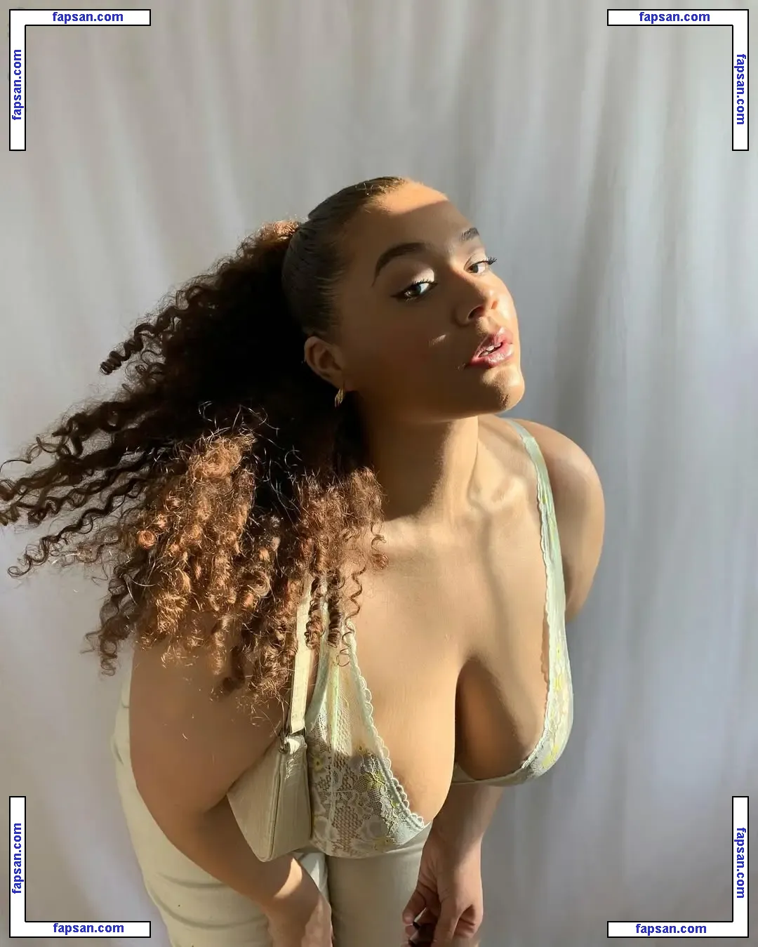 Khloe Katera nude photo #0019 from OnlyFans