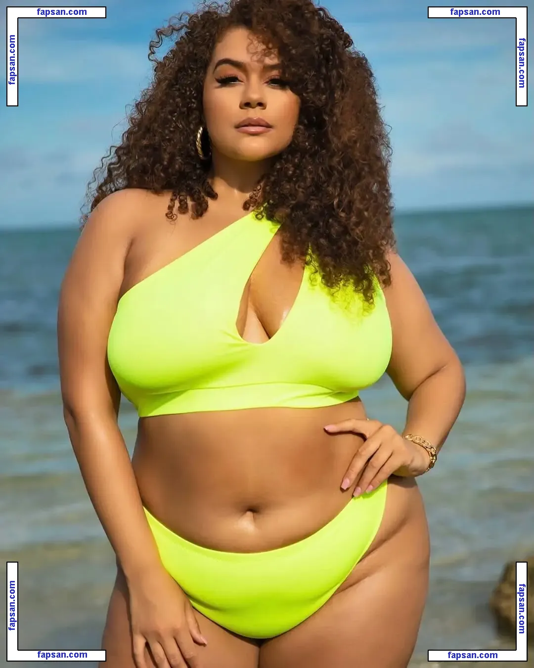 Khloe Katera nude photo #0027 from OnlyFans