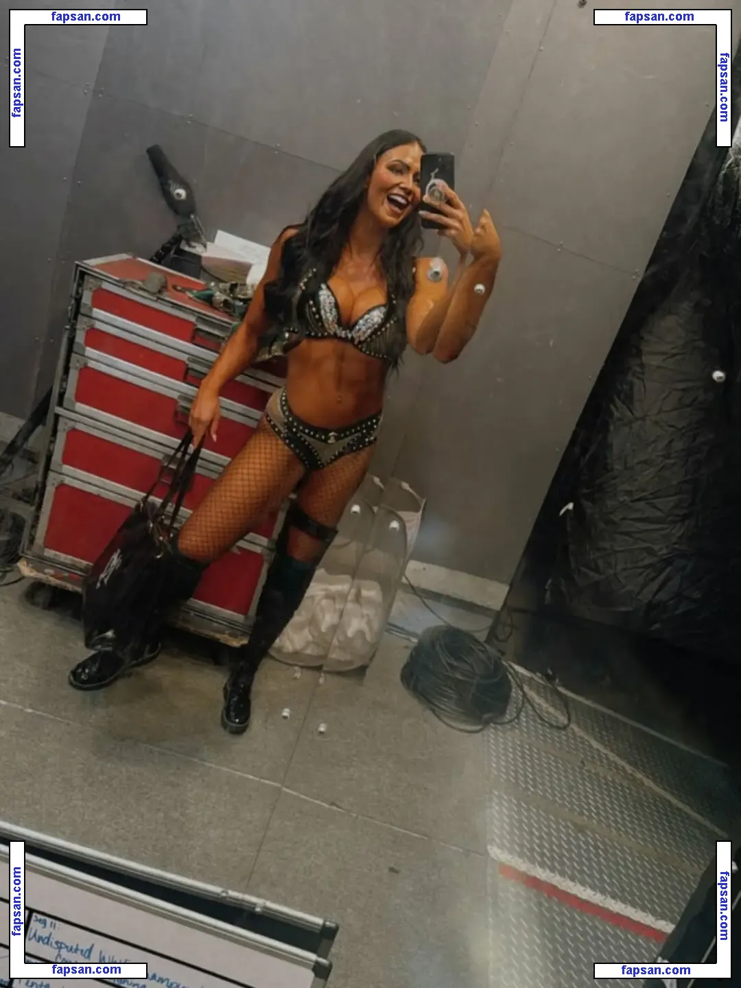 Kiana James голая фото #0020 с Онлифанс