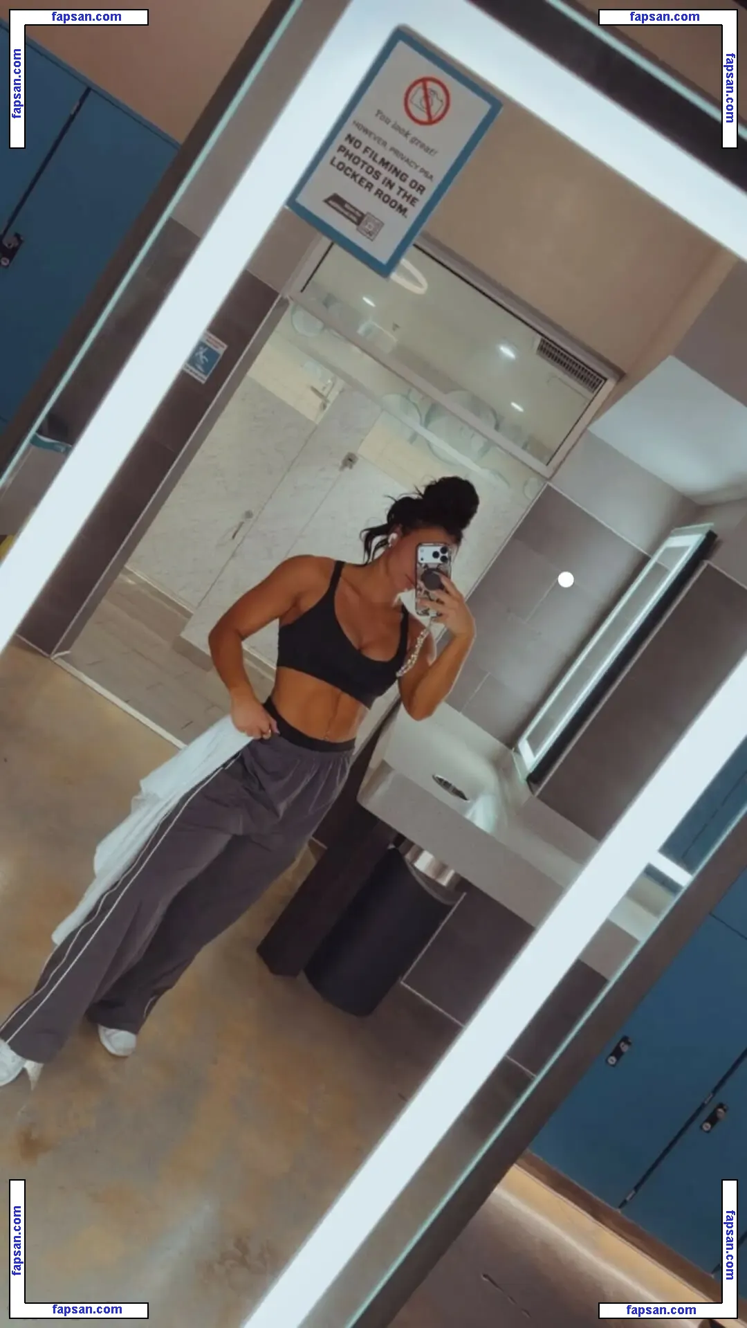 Kiana James голая фото #0033 с Онлифанс