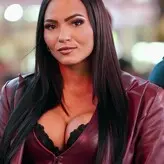 Kiana James голая #0013