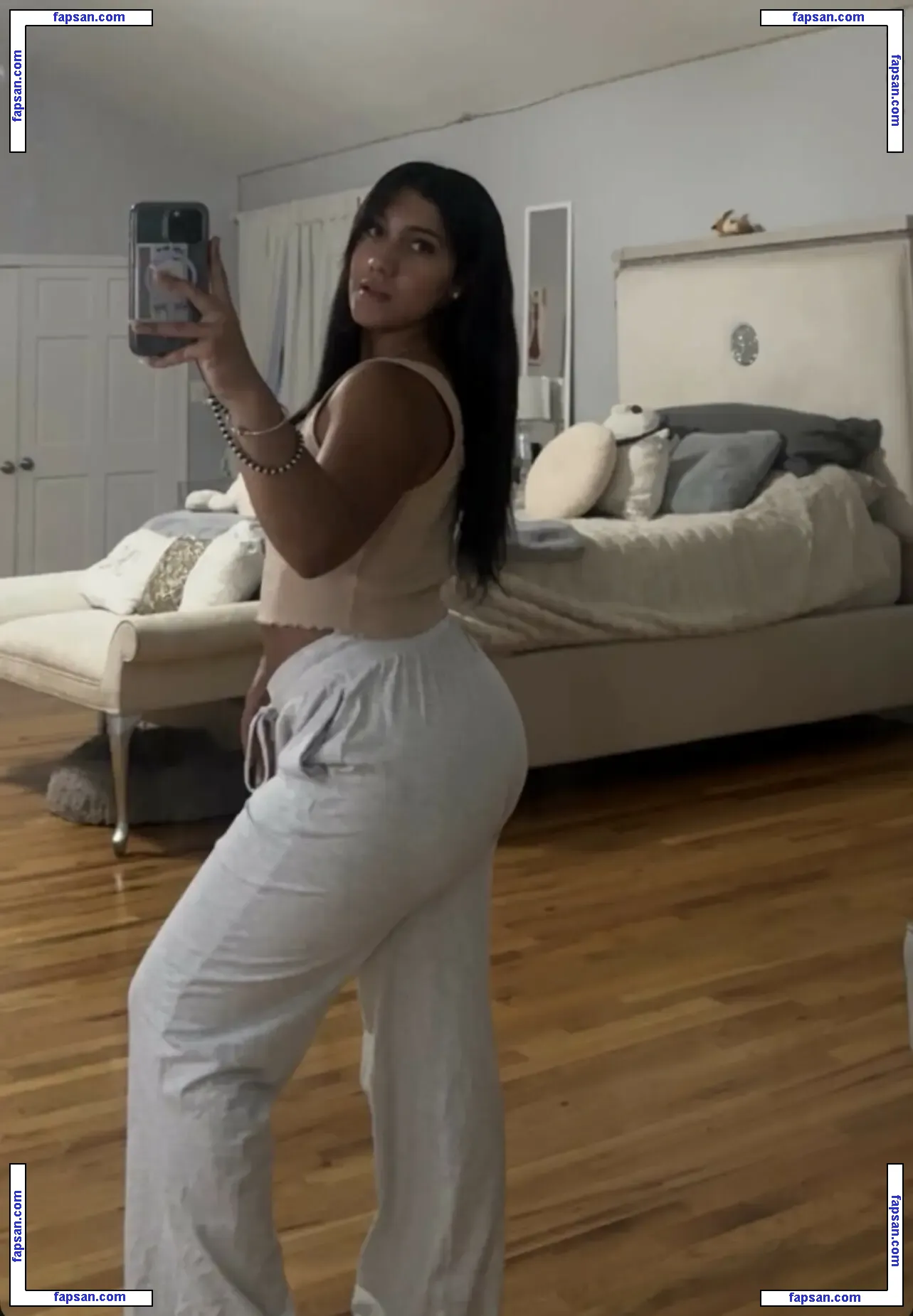 Kiaralise nude photo #0001 from OnlyFans