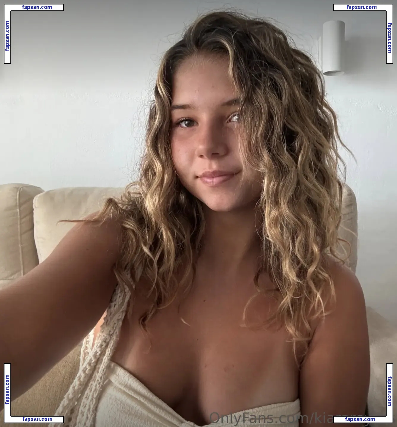 kiarareyess nude photo #0005 from OnlyFans