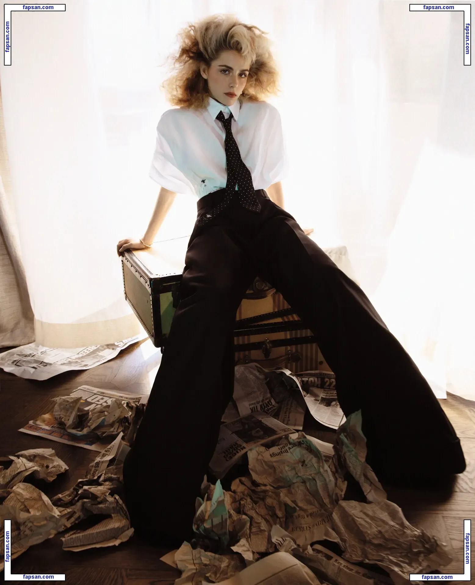 Kiernan Shipka nude photo #1327 from OnlyFans