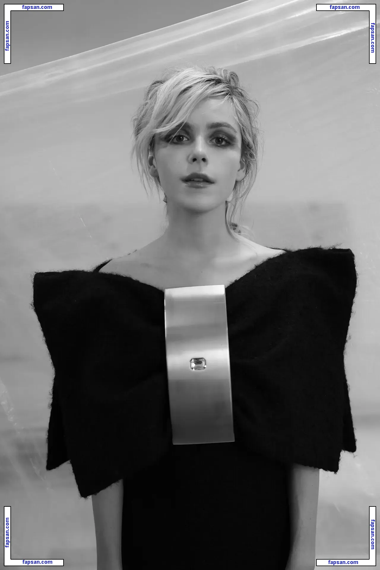 Kiernan Shipka голая фото #1675 с Онлифанс