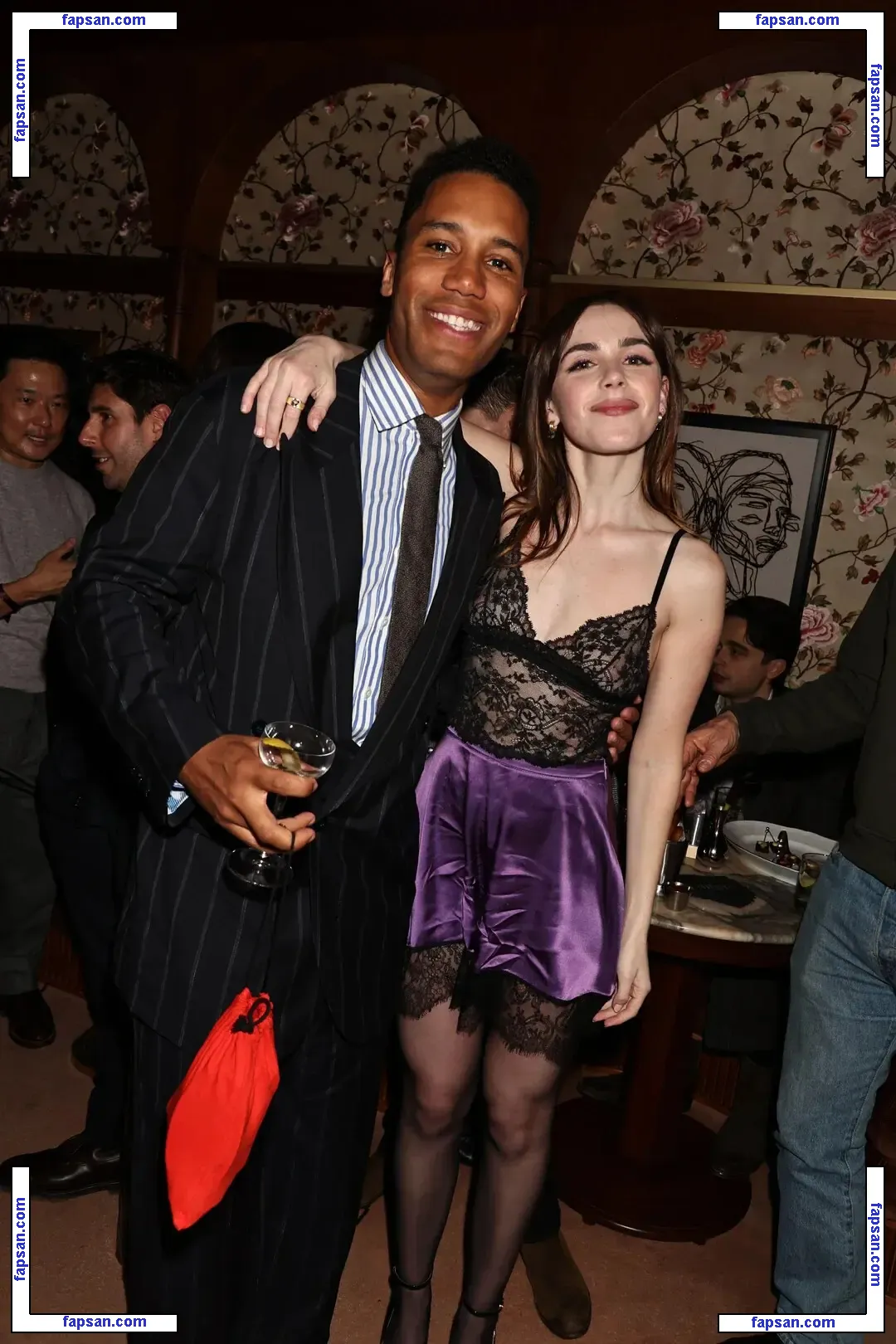 Kiernan Shipka голая фото #1750 с Онлифанс