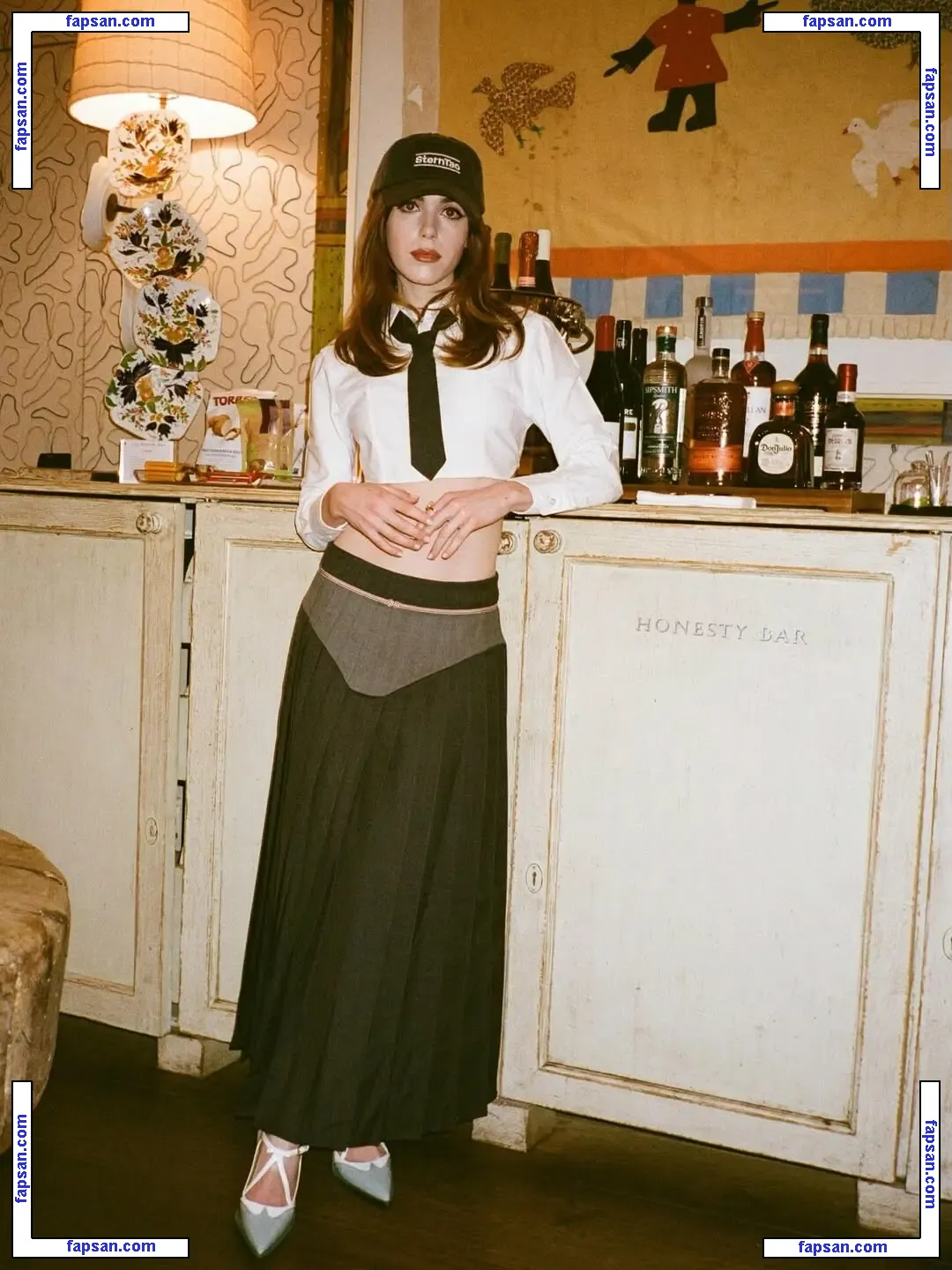 Kiernan Shipka nude photo #1780 from OnlyFans