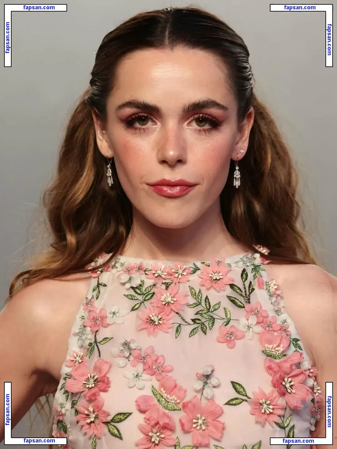 Kiernan Shipka nude photo #1793 from OnlyFans