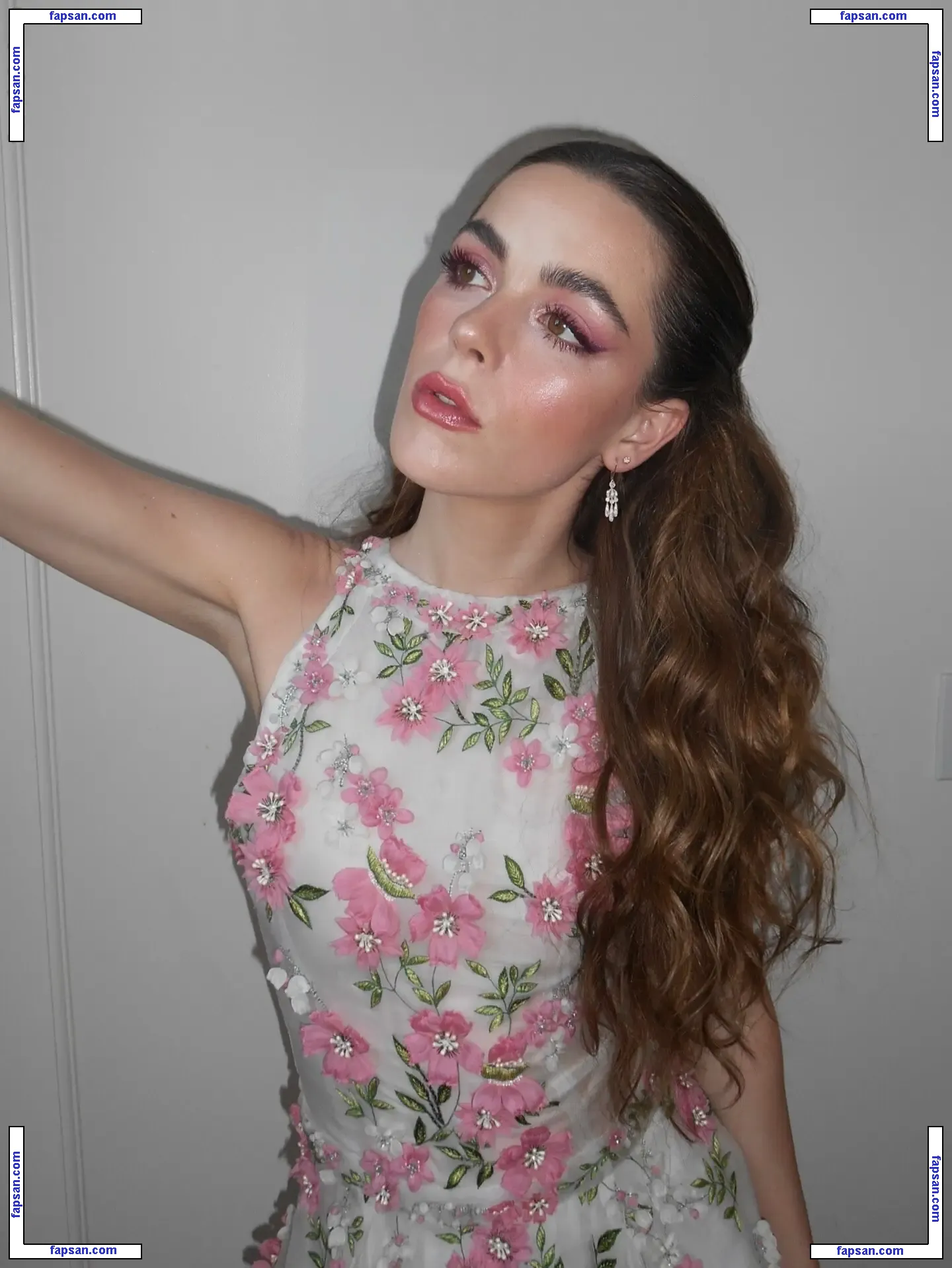 Kiernan Shipka nude photo #1795 from OnlyFans