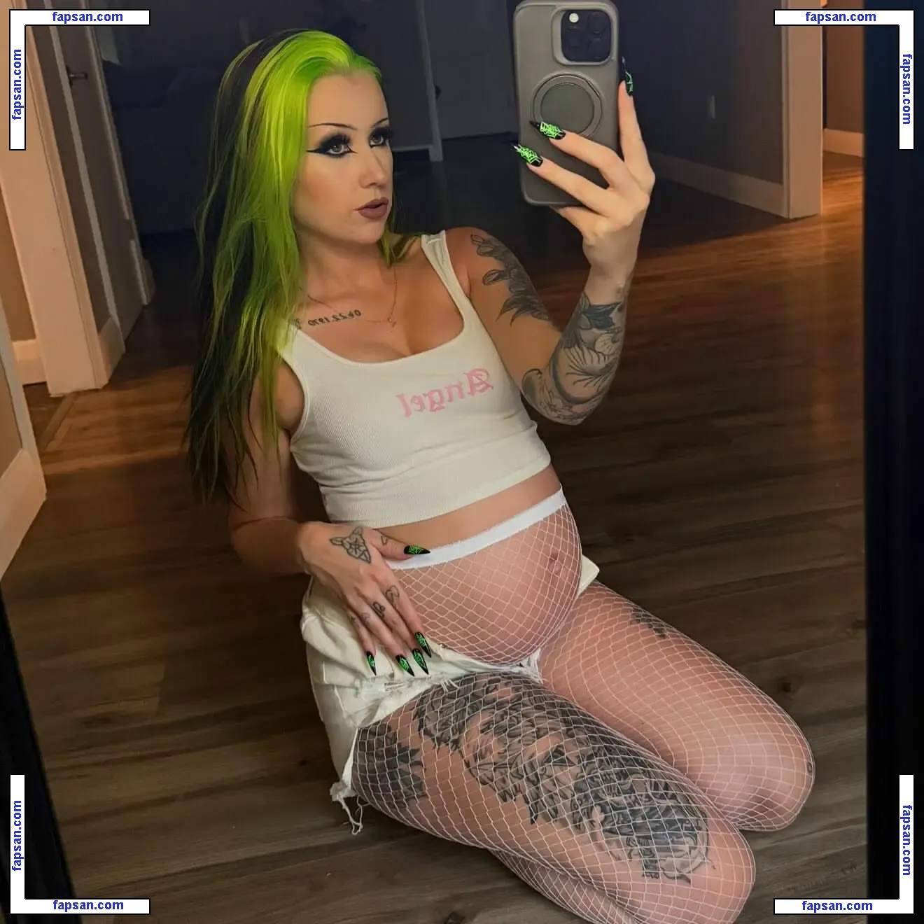 Kikiiiijam Canadian nude photo #0005 from OnlyFans